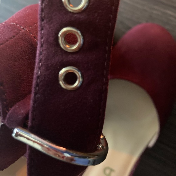 Chunky Heel Ankle Strapped Shoes - Unisa. New without shoe box. No tags. - Picture 9 of 11